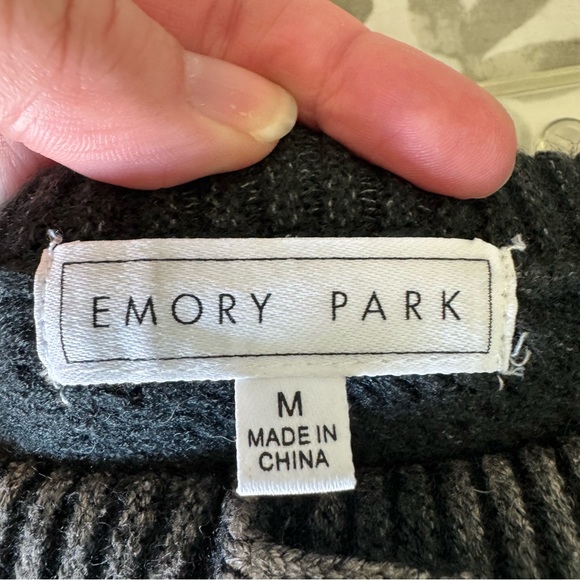 Emory Park Grey Chunky Knit Asymmetrical Ribbed Skirt Size Medium Fall Winter - Picture 4 of 12